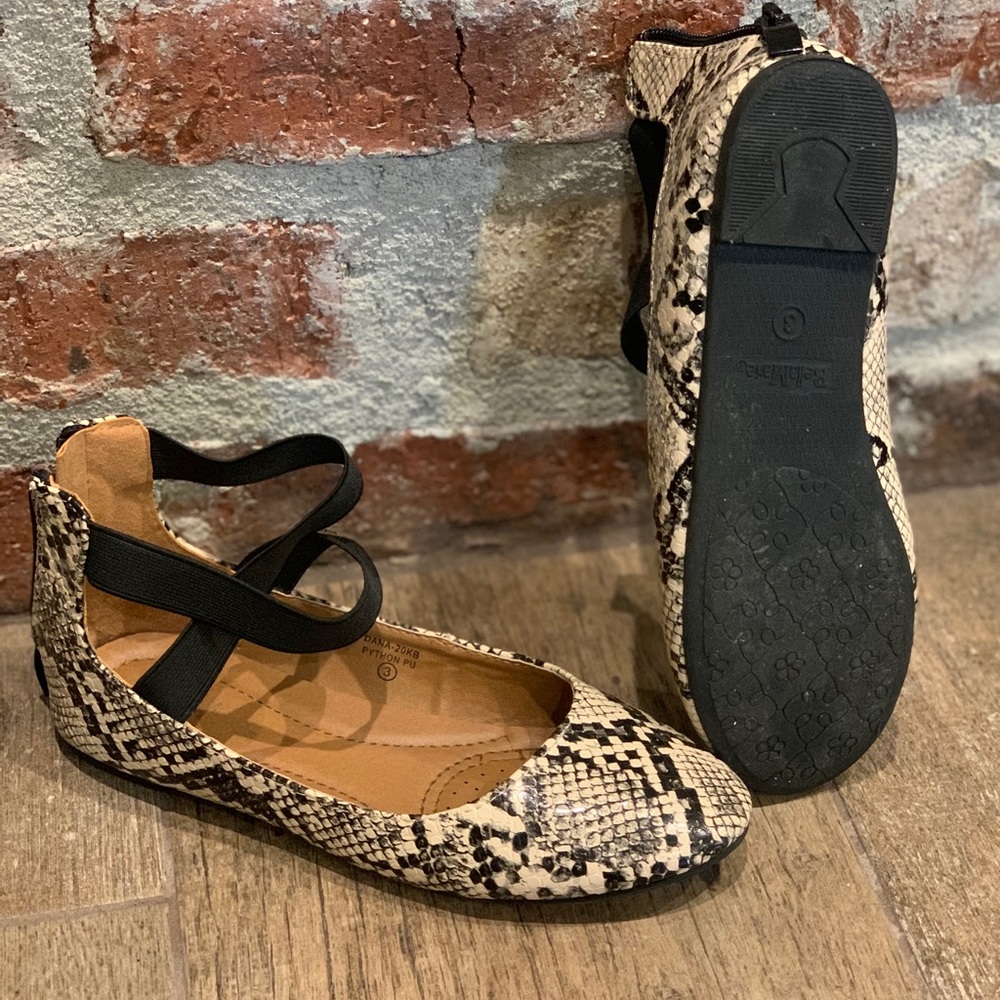 Girls casual snake print shoes